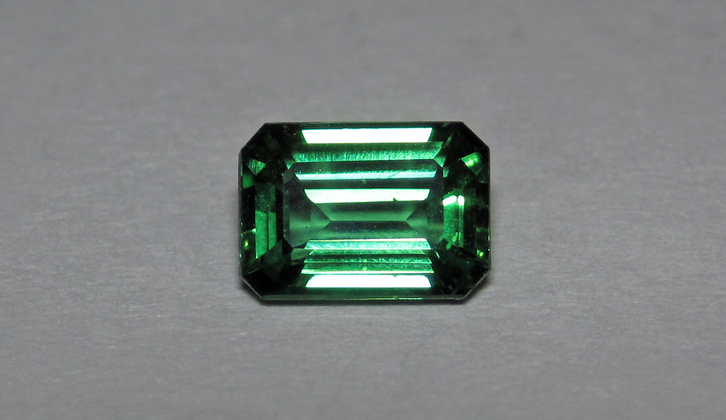 Peridot vibrant green gemstone for abundance, emotional healing, and energy balance | Gemstonescraft.