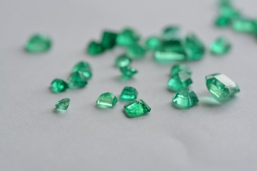 Emerald deep green precious gemstone for love, abundance, and emotional healing | Gemstonescraft.