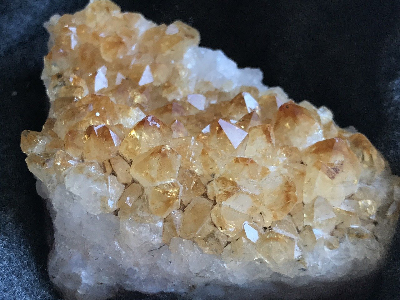 citrine gemstones